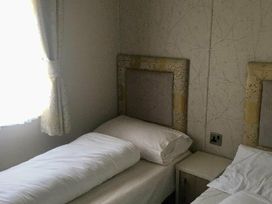 Lyons Sunnysands Holiday Park - Holiday Accommodation 16729 - Mid Wales - 1186089 - thumbnail photo 13