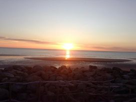 Lyons Sunnysands Holiday Park - Holiday Accommodation 16729 - Mid Wales - 1186089 - thumbnail photo 15
