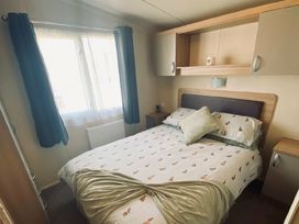 Presthaven Beach Resort - Holiday Accommodation 16736 - North Wales - 1186090 - thumbnail photo 5