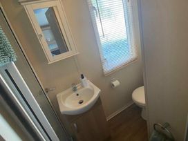 Presthaven Beach Resort - Holiday Accommodation 16736 - North Wales - 1186090 - thumbnail photo 6