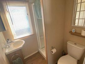 Presthaven Beach Resort - Holiday Accommodation 16736 - North Wales - 1186090 - thumbnail photo 8