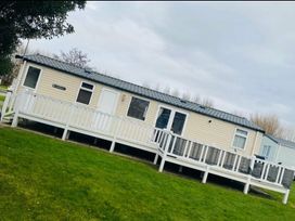 Presthaven Beach Resort - Holiday Accommodation 16736 - North Wales - 1186090 - thumbnail photo 10