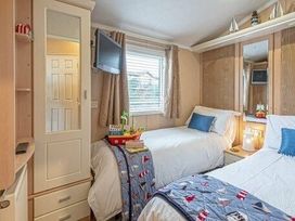 Hafan y Mor Haven - Holiday Accommodation 16778 - North Wales - 1186101 - thumbnail photo 12