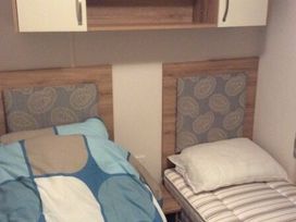 White Acres Holiday Park - Holiday Accommodation 1678 - Cornwall - 1186103 - thumbnail photo 4