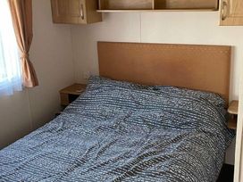 Hayling Island Holiday Park - Meadow Bay Villages - Holiday Accommodation 16780 - Hampshire - 1186104 - thumbnail photo 4