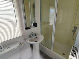 Golden Palm Resort - Holiday Accommodation 16787 - Lincolnshire - 1186107 - thumbnail photo 12