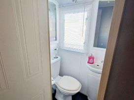 Golden Palm Resort - Holiday Accommodation 16787 - Lincolnshire - 1186107 - thumbnail photo 13
