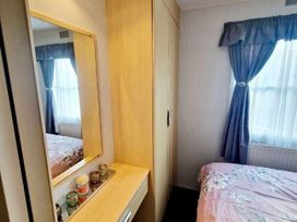 Golden Palm Resort - Holiday Accommodation 16787 - Lincolnshire - 1186107 - thumbnail photo 14