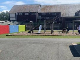 Happy Days Caravan Park - Holiday Accommodation 16827 - North Wales - 1186114 - thumbnail photo 4