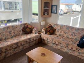Happy Days Caravan Park - Holiday Accommodation 16827 - North Wales - 1186114 - thumbnail photo 11