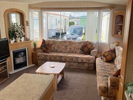 Happy Days Caravan Park - Holiday Accommodation 16827 - North Wales - 1186114 - thumbnail photo 12