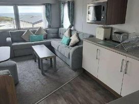Devon Cliffs Holiday Park - Holiday Accommodation 16829 - Devon - 1186115 - thumbnail photo 4