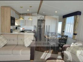 Lido Beach Holiday Park - Holiday Accommodation 16842 - North Wales - 1186117 - thumbnail photo 9