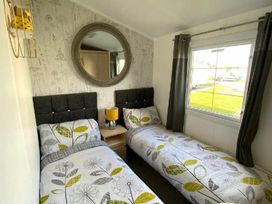 Golden Palm Resort - Holiday Accommodation 16850 - Lincolnshire - 1186119 - thumbnail photo 3