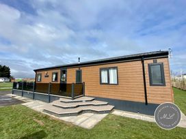 Golden Palm Resort - Holiday Accommodation 16852 - Lincolnshire - 1186121 - thumbnail photo 4