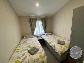 Golden Palm Resort - Holiday Accommodation 16852 - Lincolnshire - 1186121 - thumbnail photo 8
