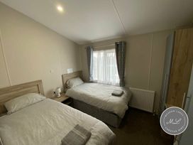 Golden Palm Resort - Holiday Accommodation 16852 - Lincolnshire - 1186121 - thumbnail photo 9