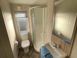 Golden Palm Resort - Holiday Accommodation 16852 - Lincolnshire - 1186121 - thumbnail photo 10