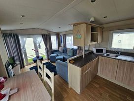 Lyons Robin Hood - Holiday Accommodation 16862 - North Wales - 1186126 - thumbnail photo 2