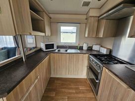 Lyons Robin Hood - Holiday Accommodation 16862 - North Wales - 1186126 - thumbnail photo 3