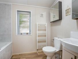 Waterside, Paignton - Holiday Accommodation 16866 - Devon - 1186130 - thumbnail photo 13