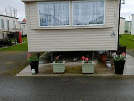 Oakfield Caravan Park - Holiday Accommodation 16868 - North Wales - 1186131 - thumbnail photo 1