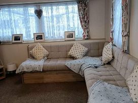Oakfield Caravan Park - Holiday Accommodation 16868 - North Wales - 1186131 - thumbnail photo 2
