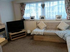 Oakfield Caravan Park - Holiday Accommodation 16868 - North Wales - 1186131 - thumbnail photo 3