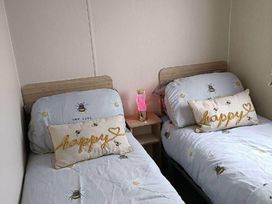 Oakfield Caravan Park - Holiday Accommodation 16868 - North Wales - 1186131 - thumbnail photo 8