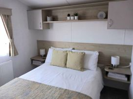 Port Haverigg Holiday Village - Holiday Accommodation 16880 - Lake District - 1186132 - thumbnail photo 7