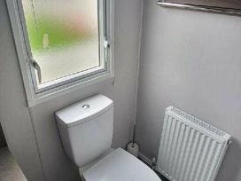 Devon Cliffs Holiday Park - Holiday Accommodation 16892 - Devon - 1186136 - thumbnail photo 13