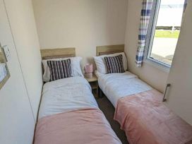Sand Le Mere Holiday Village - Holiday Accommodation 16911 - North Yorkshire (incl. Whitby) - 1186138 - thumbnail photo 6