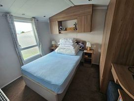 Lyons Robin Hood - Holiday Accommodation 16916 - North Wales - 1186140 - thumbnail photo 6