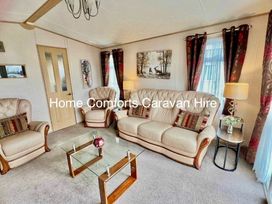 Golden Gate Holiday Centre - Holiday Accommodation 1692 - North Wales - 1186141 - thumbnail photo 2