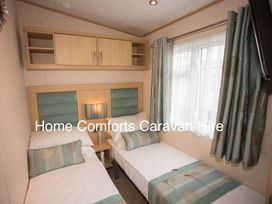 Golden Gate Holiday Centre - Holiday Accommodation 1692 - North Wales - 1186141 - thumbnail photo 8