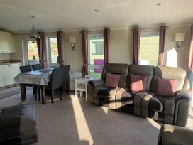 Hafan y Mor Haven - Holiday Accommodation 16955 - North Wales - 1186153 - thumbnail photo 4