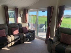 Hafan y Mor Haven - Holiday Accommodation 16955 - North Wales - 1186153 - thumbnail photo 6