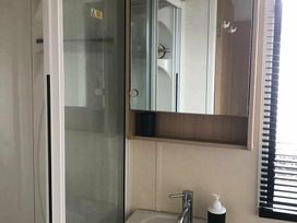 Regent Bay Holiday Park - Holiday Accommodation 16967 - Lake District - 1186166 - thumbnail photo 14