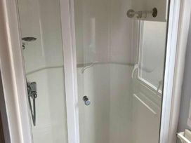 Golden Gate Holiday Centre - Holiday Accommodation 16978 - North Wales - 1186169 - thumbnail photo 4
