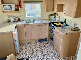 Marine Holiday Park - Holiday Accommodation 16988 - North Wales - 1186172 - thumbnail photo 4