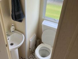 Marine Holiday Park - Holiday Accommodation 16988 - North Wales - 1186172 - thumbnail photo 11