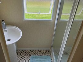 Marine Holiday Park - Holiday Accommodation 16988 - North Wales - 1186172 - thumbnail photo 12