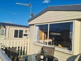 Cayton Bay Caravan Park - Holiday Accommodation 16991 - North Yorkshire (incl. Whitby) - 1186175 - thumbnail photo 3
