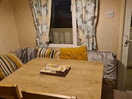 Cayton Bay Caravan Park - Holiday Accommodation 16991 - North Yorkshire (incl. Whitby) - 1186175 - thumbnail photo 9