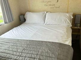 Cayton Bay Caravan Park - Holiday Accommodation 16991 - North Yorkshire (incl. Whitby) - 1186175 - thumbnail photo 10