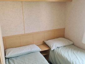 Cayton Bay Caravan Park - Holiday Accommodation 16991 - North Yorkshire (incl. Whitby) - 1186175 - thumbnail photo 12