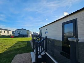 Hoburne Naish - Holiday Accommodation 16997 - Hampshire - 1186176 - thumbnail photo 2