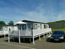Moreton Farm Leisure Park - Holiday Accommodation 17003 - South Wales - 1186181 - thumbnail photo 1