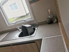 Hafan y Mor Haven - Holiday Accommodation 17017 - North Wales - 1186183 - thumbnail photo 18
