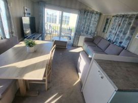 Blue Dolphin Holiday Park - Holiday Accommodation 17029 - North Yorkshire (incl. Whitby) - 1186187 - thumbnail photo 2